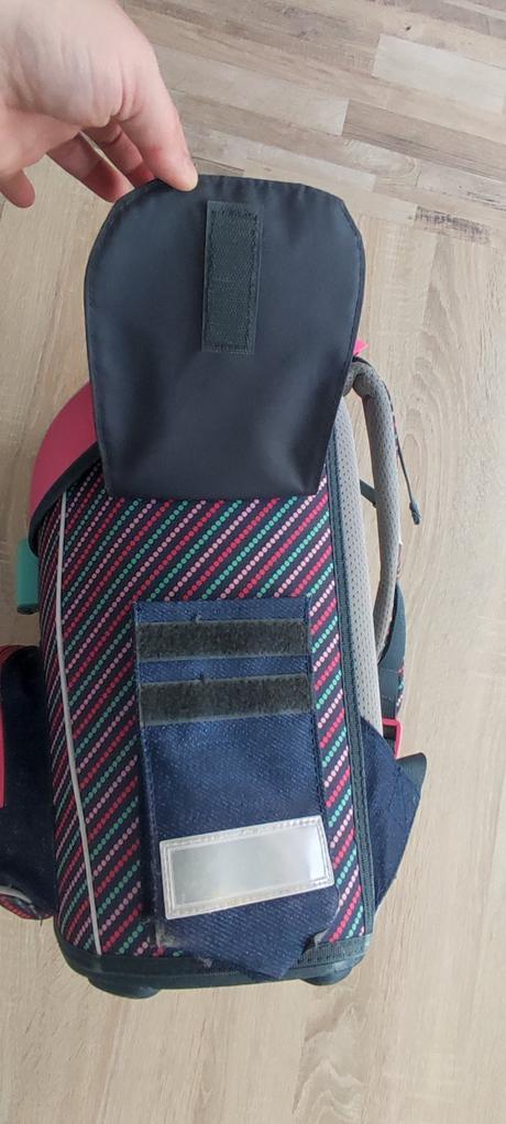 Školská aktovka + vrecúško,