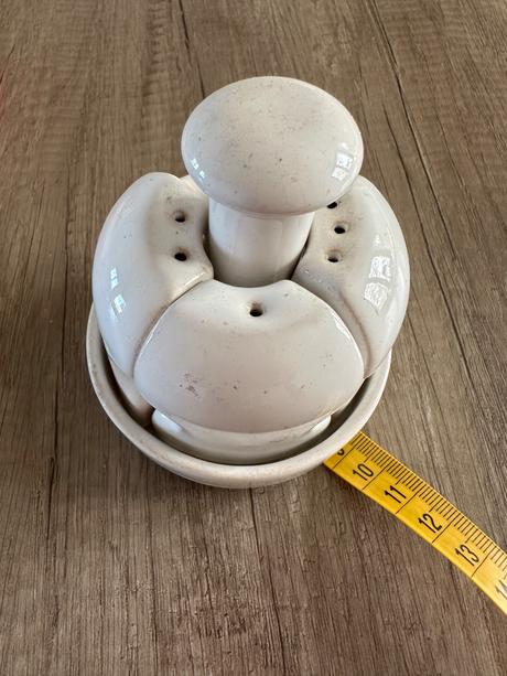 Soľnička, korenička, 