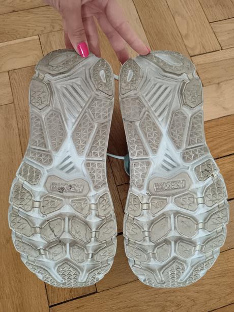 Hoka clifton6 vel. 41 a 1/3 bezecka obuv, 41