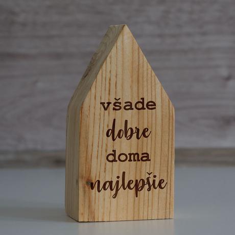 Drevený domček dekorácia - ručne robený, 