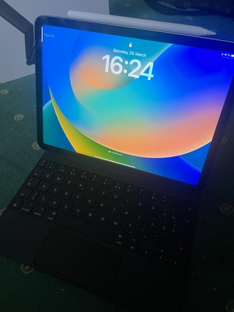 Apple ipad air 5th gen + magic keyboard + apple pe, apple