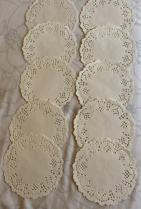 Papierové podložky priemer 14cm - 30ks,
