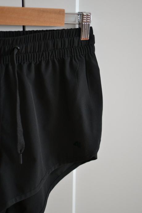 Čierne šortky 4f xs, xs