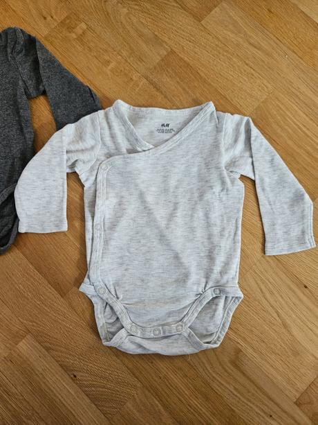 2x h&m body sivé zavinovacie 68, h&m,68