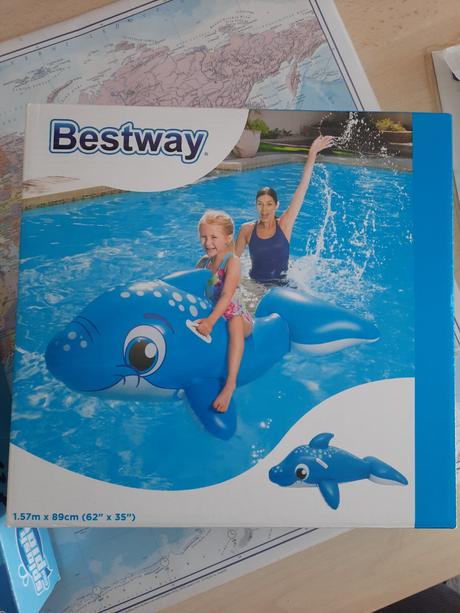 Nafukovací delfín,