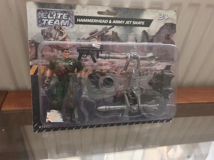 Hracka pre maleho vojaka,