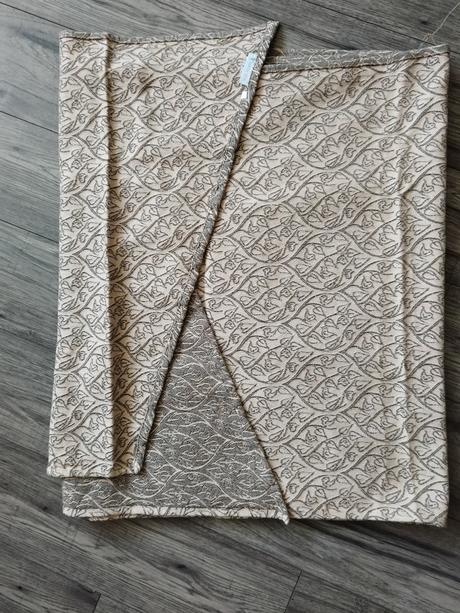 Šatka loktu she, loktu she