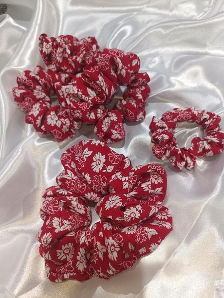 Kvetinové gumičky do vlasov,