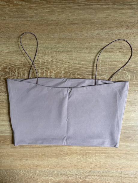 Priliehavý top na ramienka, 36