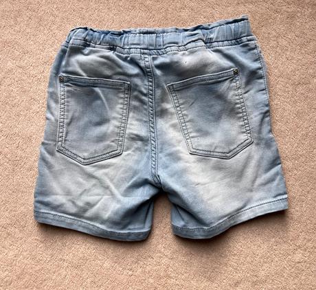 Bledomodré kraťase riflové z elastickej rifloviny, lindex,122