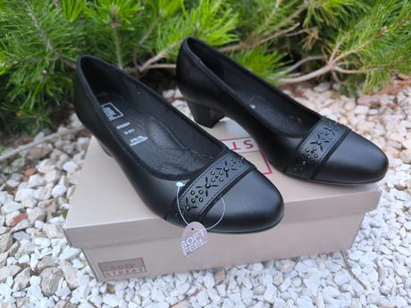 Dámske topánky číslo 6,5, 40