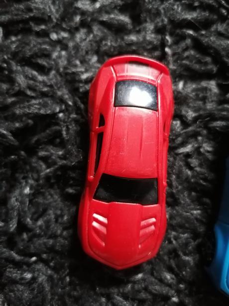 4x plastové autka,