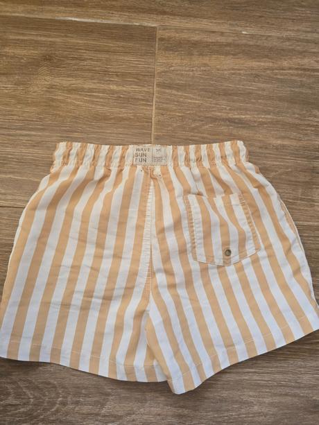 Šortky č.122, zara,122