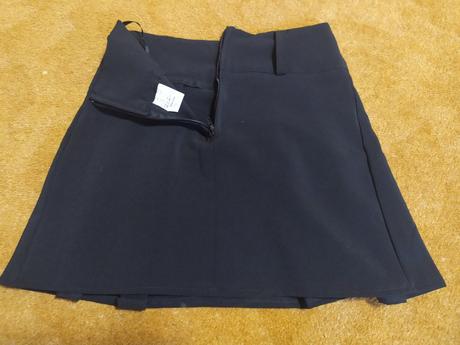 Sukňa 134/140 s poštou, 134