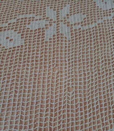 Háčkovaný retro obrus, dlžky 2,35 metra, 