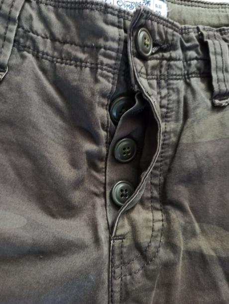 Maskáčové kraťasy, 176