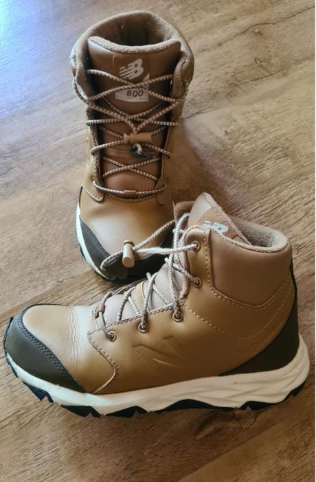 Outdoorové topánky, new balance,33