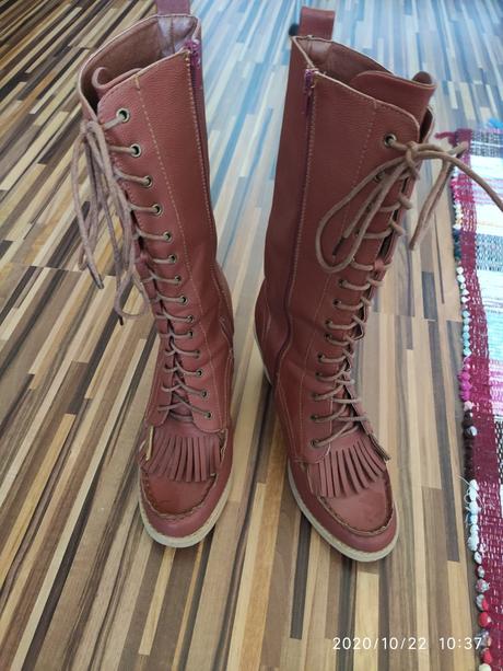 Čižmy na prechod, 40