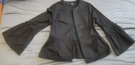 Sako s rozšírenými rukávmi, 34