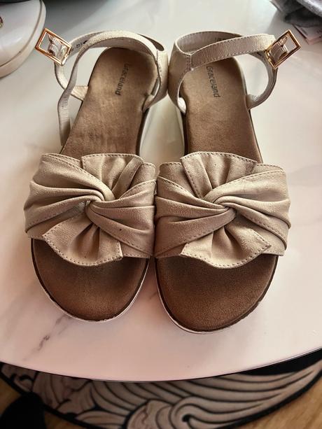 Sandalky, graceland,38