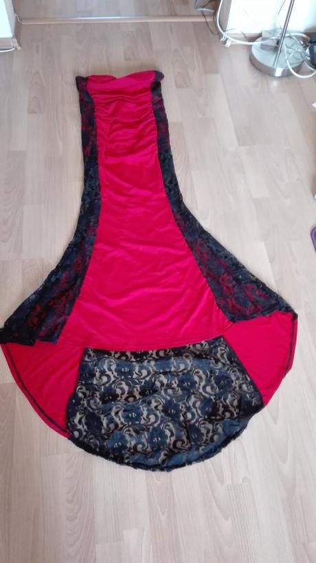 Spoločenské šaty, m