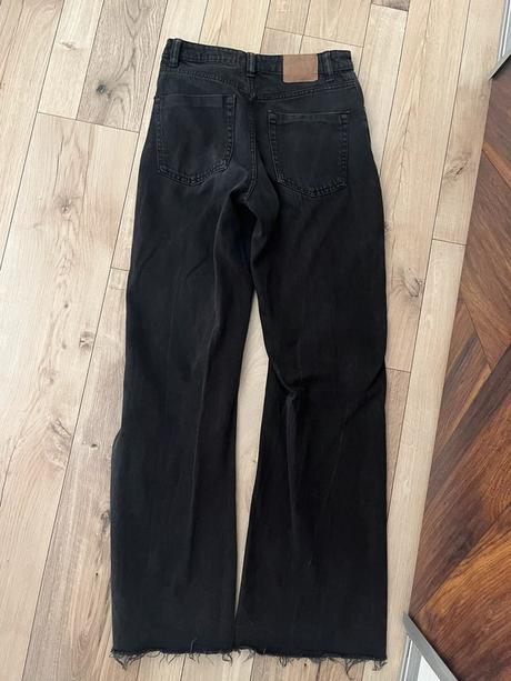 Rifle čierne, bershka,36