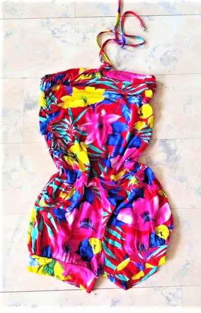 Kvetovaný letný overal, s