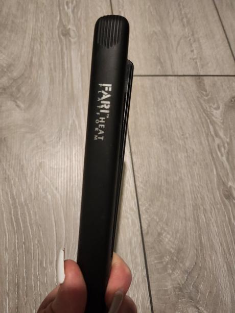 Malinka žehlička na vlasy, 