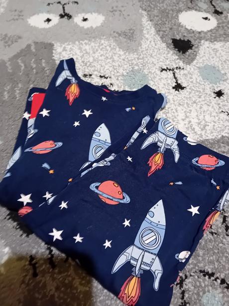 Balík oblečenia, 104–116