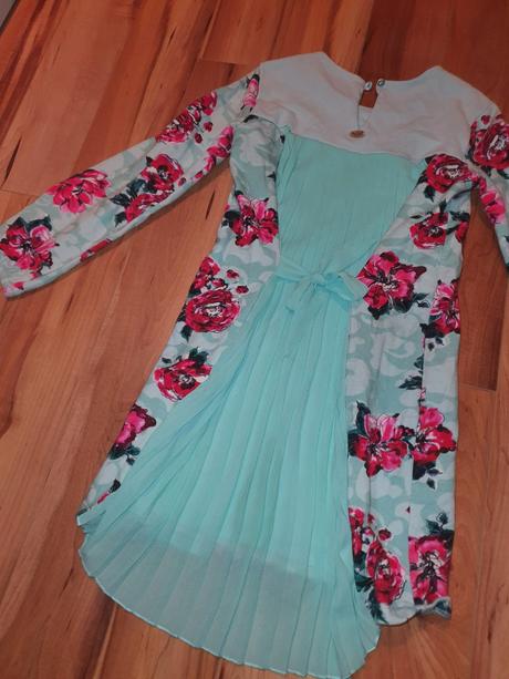 Prekrásne značkové šaty na zimu, 146