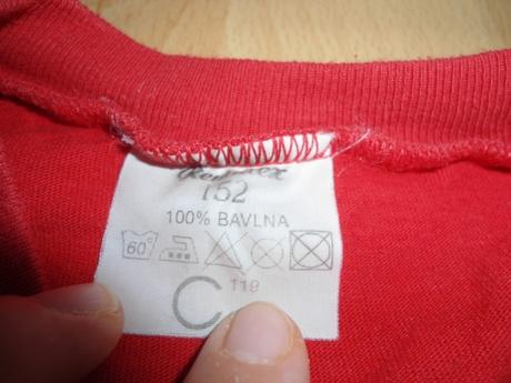 Cervene tricko, 152