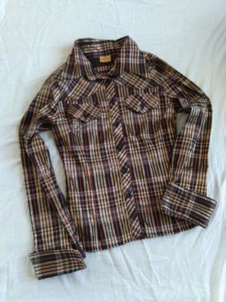 Košeľa k čiernym nohaviciam, 34