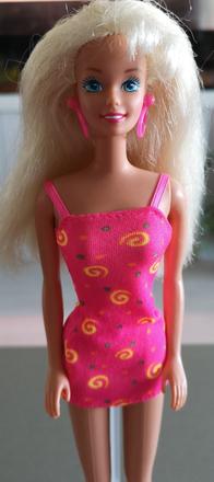 Barbie ruffle fun 1994,
