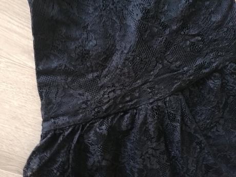 Čipkované šaty, s