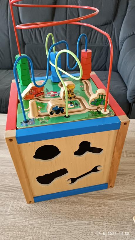 Interaktívna hračka (kocka(,