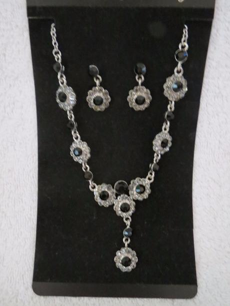 Čierna bižutéria,