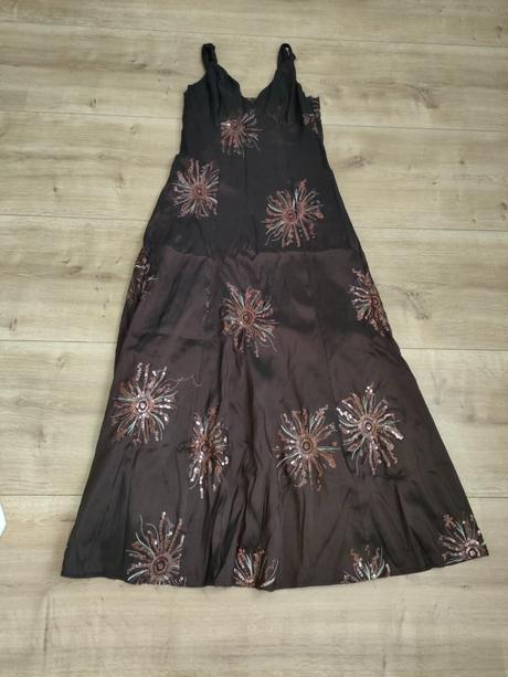 Spoločenské šaty, m