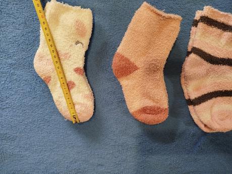 Mäkkučké ponožky na spanie, 27