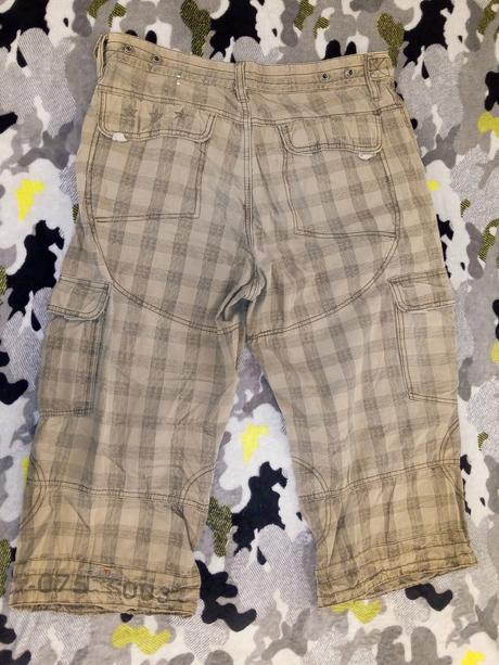 Trištvrťové nohavice, 32