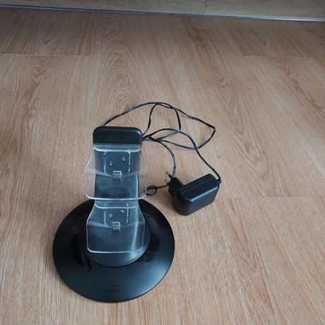 Stojan s nabíjačkou, 