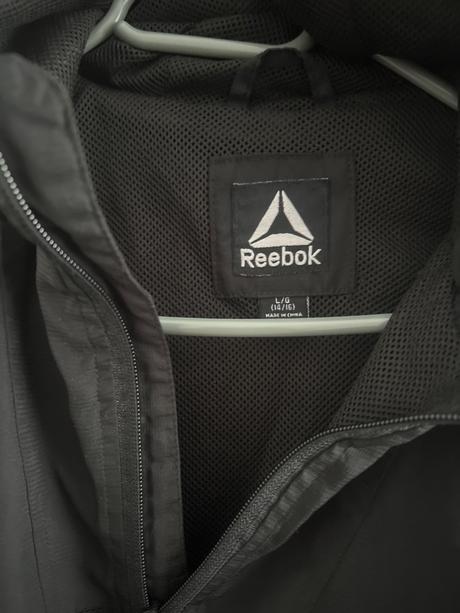 Šuštakova vetrovka, reebok,158