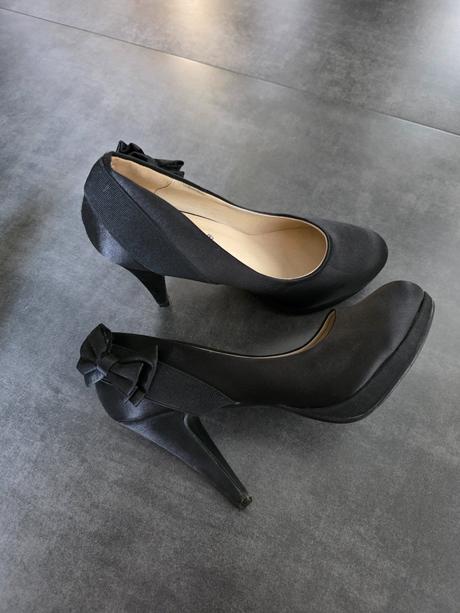 Lodičky s mašľou, 38