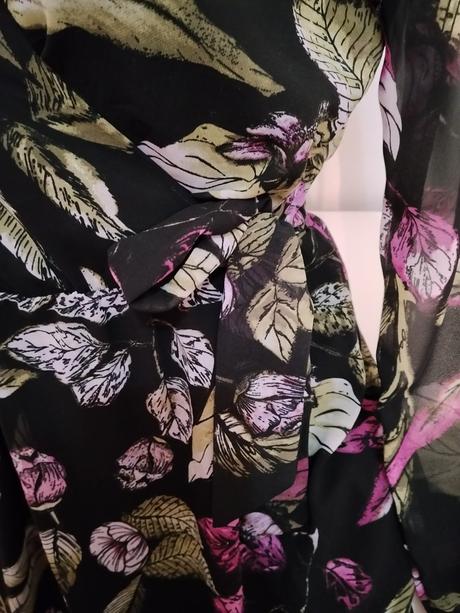 Elegantné kvetinové šaty s viazaním v páse, 36 / s
