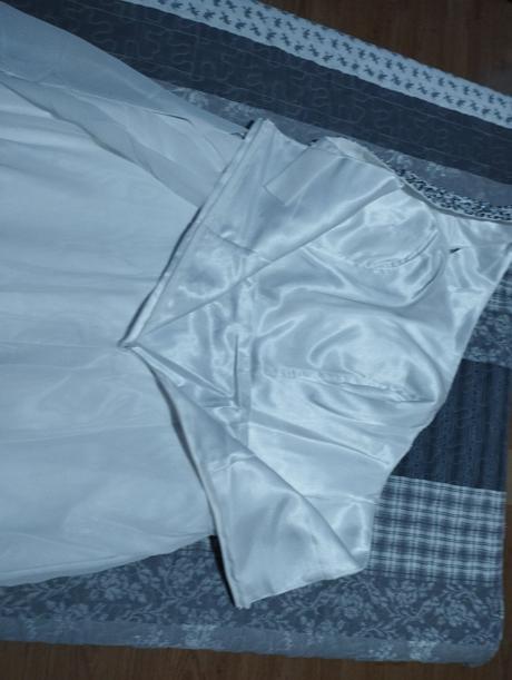 Svadobné/spoločenské šaty, 44