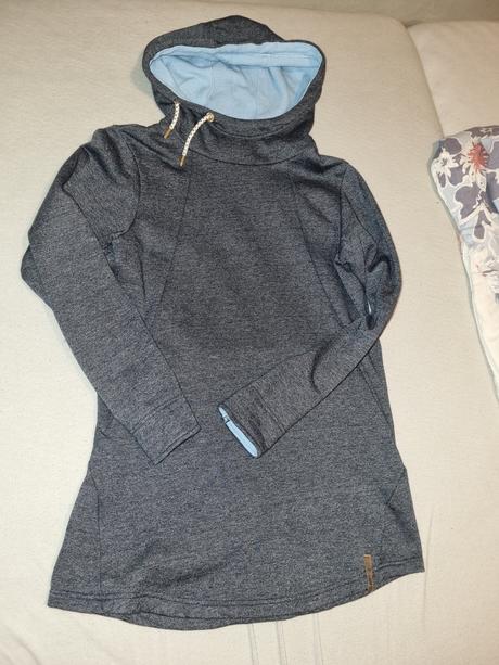 Minimalne nosena mikina, s