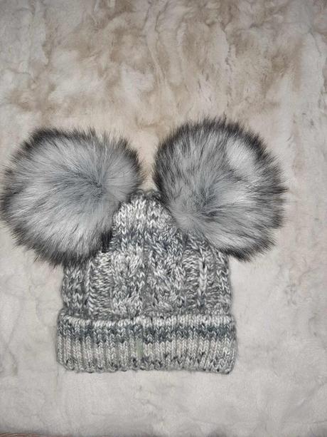 Teplá mäkká čiapka s brmbolcom - uni veľkosť, s