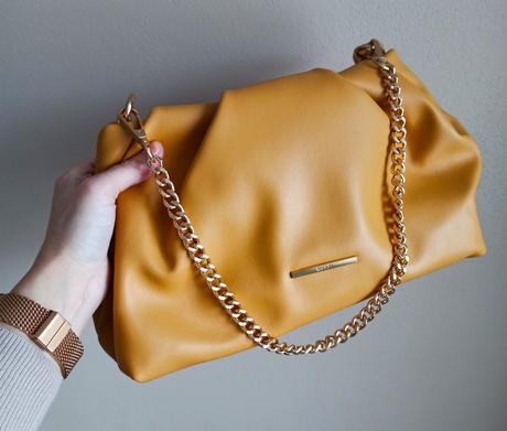 Quazi kabelka camel, ccc