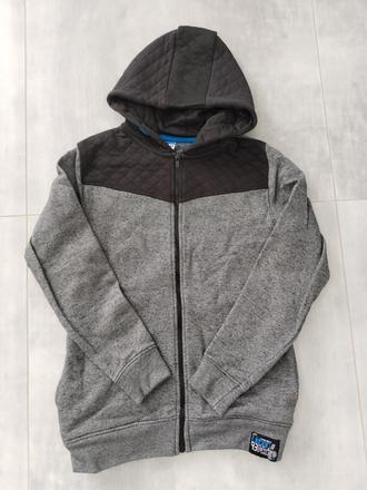 Mikina s kapucňou, 146