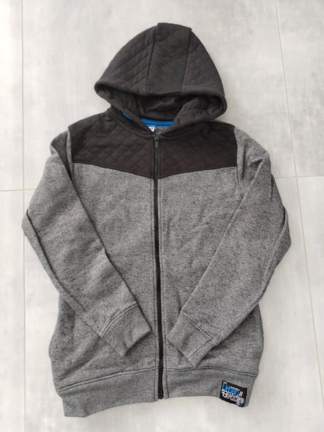 Mikina s kapucňou, 146