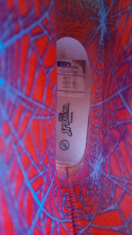 Gumáky spiderman, 32
